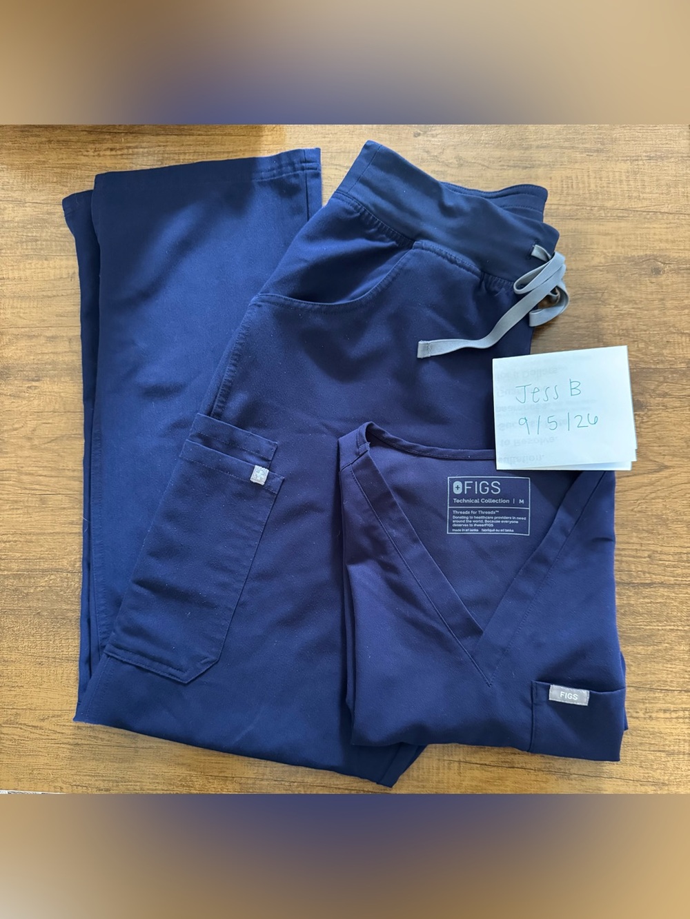 FIGS Scrubs Set